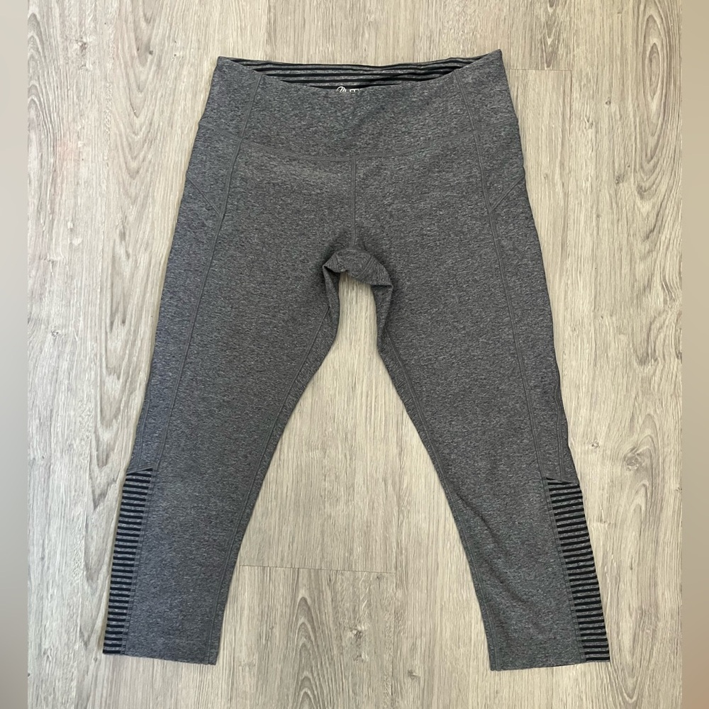 3/$15 MPG Gray Striped Active Leggings
